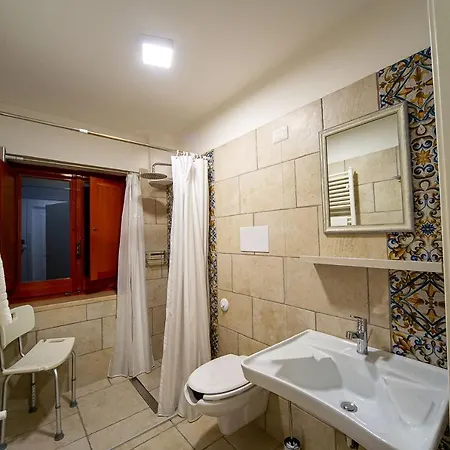 Irpinia Bikehouse Guest house *